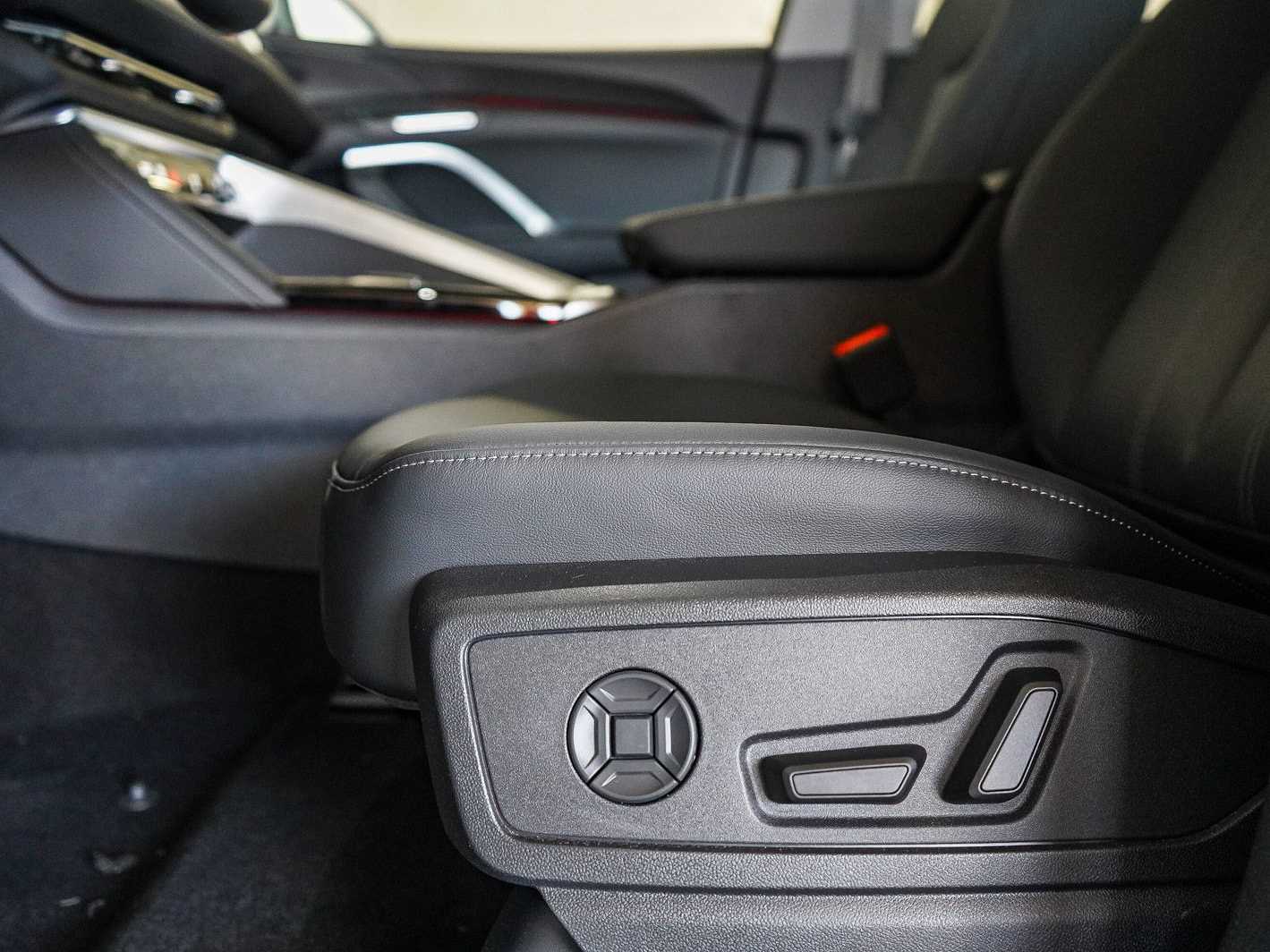 Thumbnail: 2026 Audi Q5 - 20