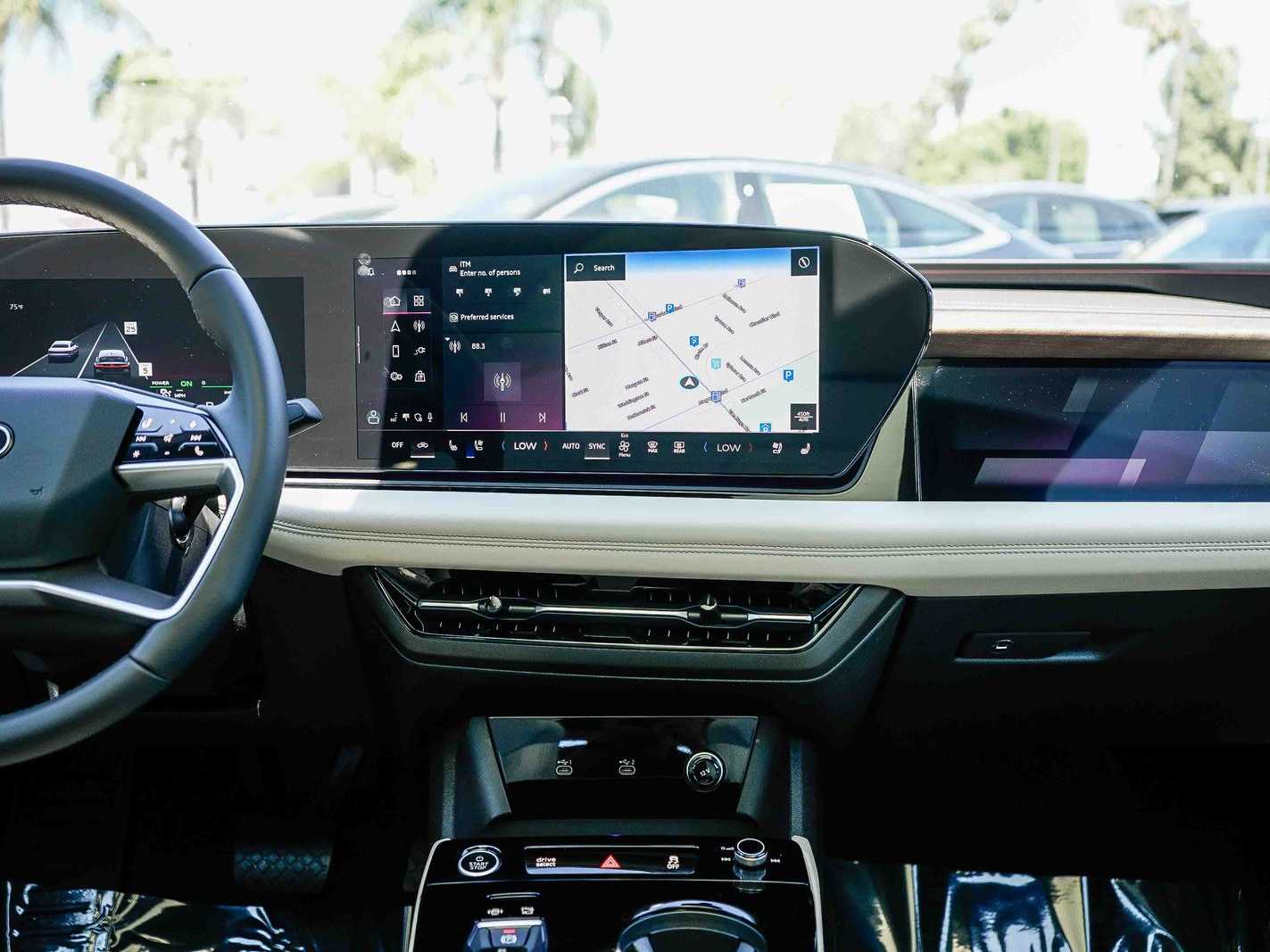 Thumbnail: 2025 Audi e-tron - 13