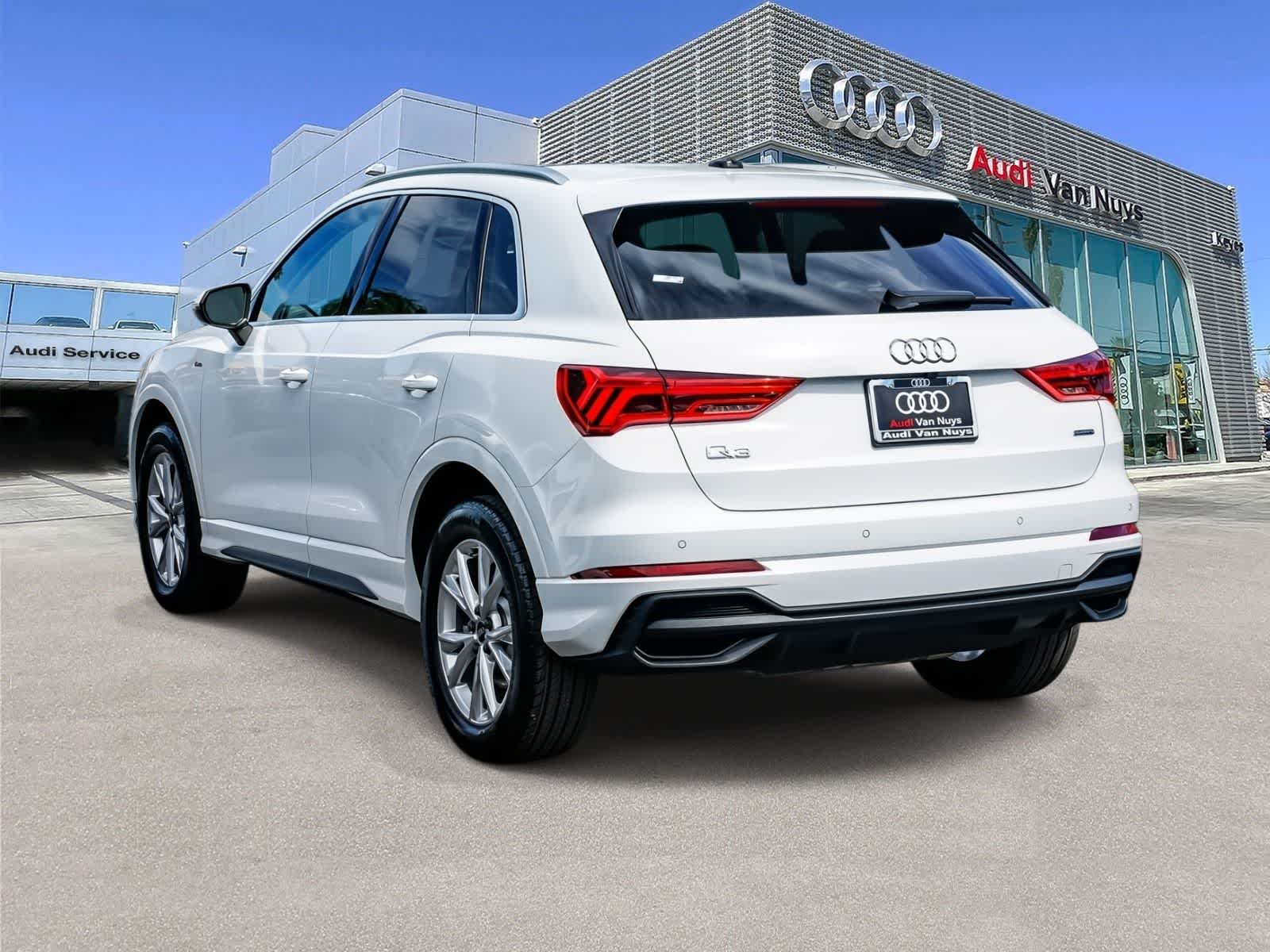 Thumbnail: 2025 Audi Q3 - 2