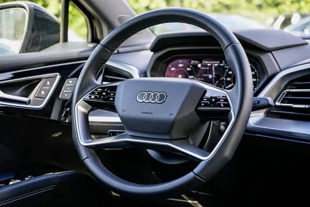 Thumbnail: 2023 Audi Q4 e-tron - 15