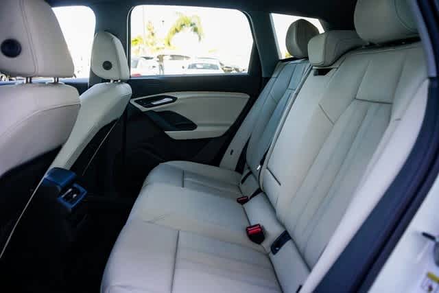 Thumbnail: 2025 Audi Q6 e-tron - 18