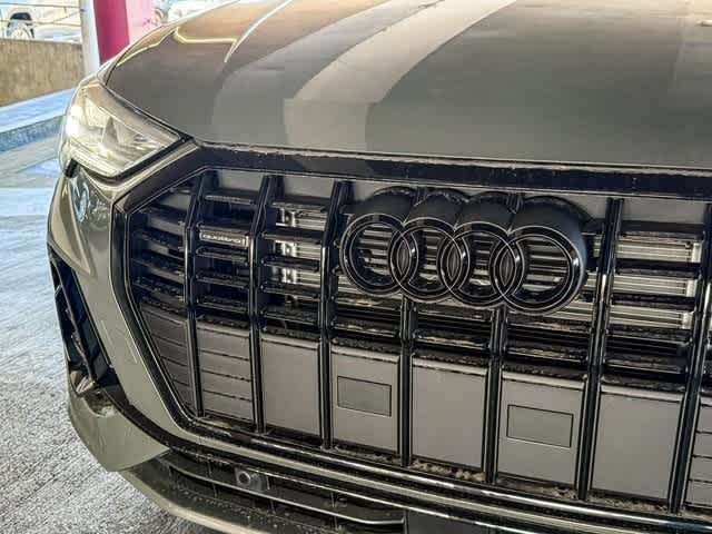 Thumbnail: 2025 Audi Q3 - 11