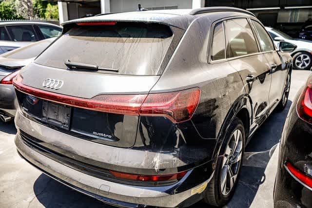 Thumbnail: 2022 Audi e-tron - 4