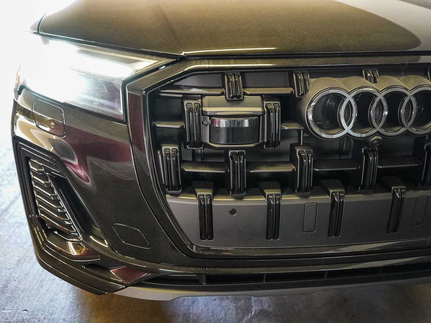 Thumbnail: 2026 Audi Q7 - 11