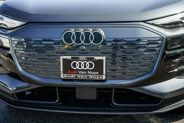 Thumbnail: 2025 Audi Q6 e-tron - 8