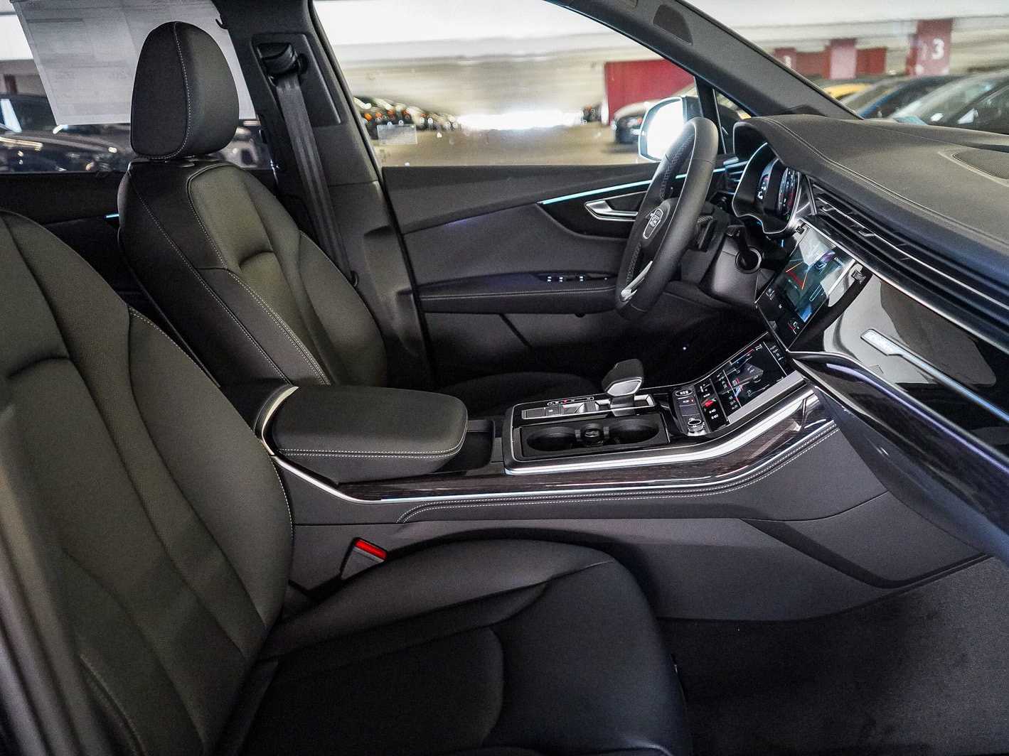 Thumbnail: 2026 Audi Q7 - 17