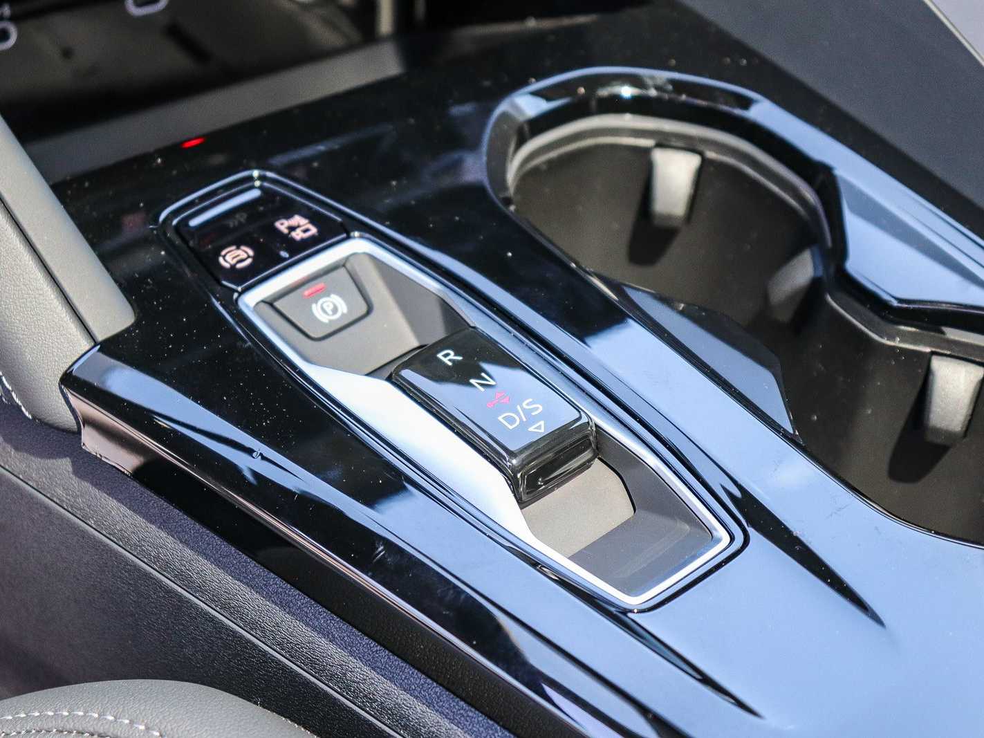 Thumbnail: 2025 Audi Q5 - 20