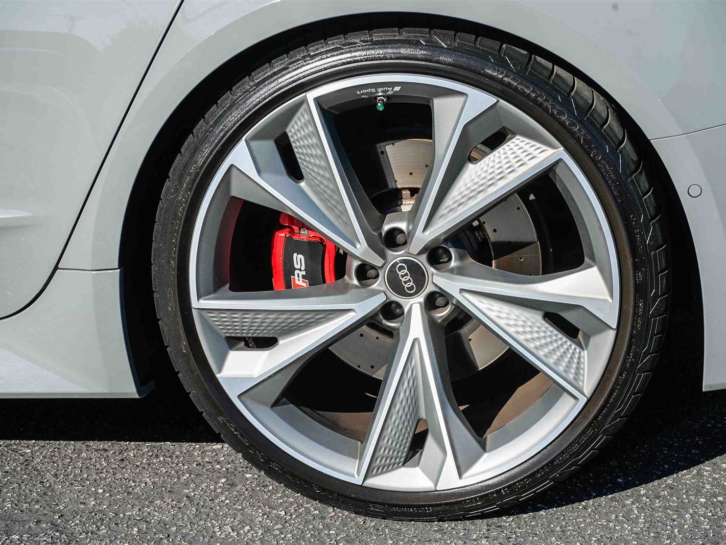 Thumbnail: 2022 Audi RS 7 - 10