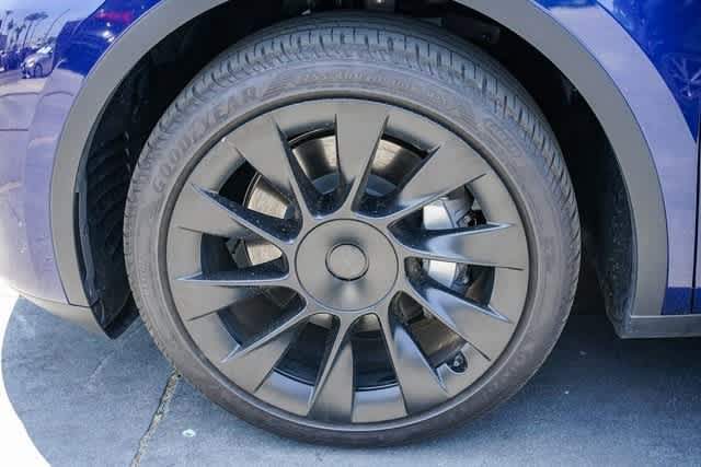 2023 Tesla Model Y Long Range 10