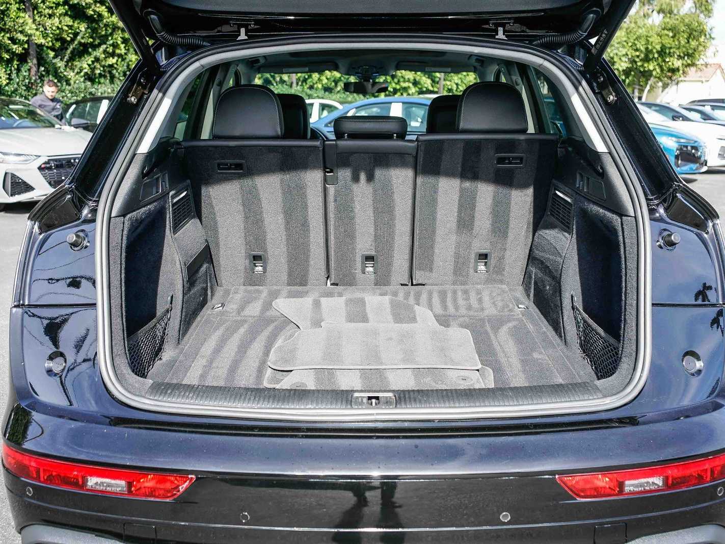 Thumbnail: 2023 Audi Q5 - 26