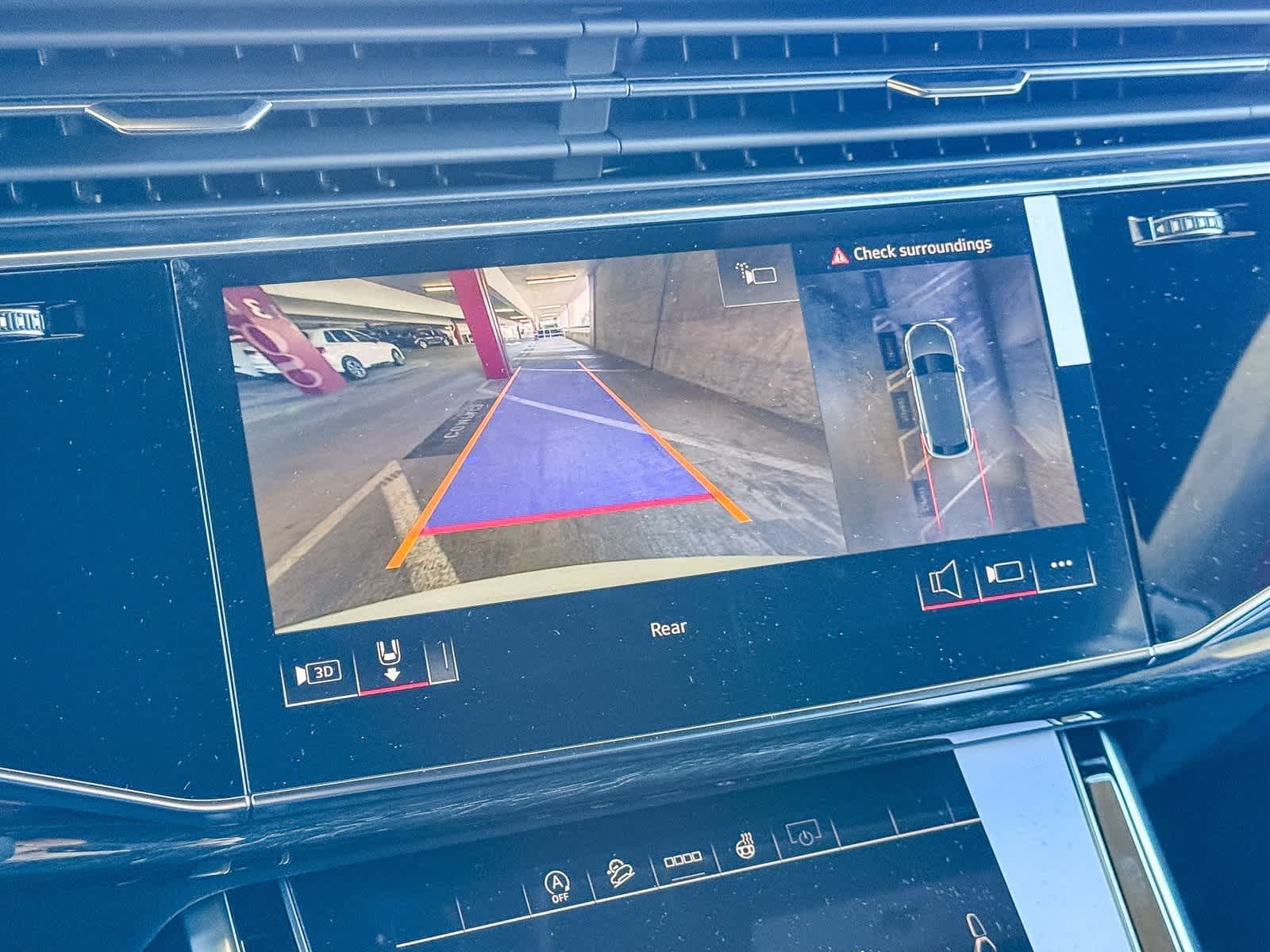 Thumbnail: 2026 Audi Q8 - 25