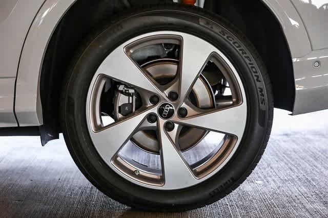 Thumbnail: 2025 Audi Q5 - 11