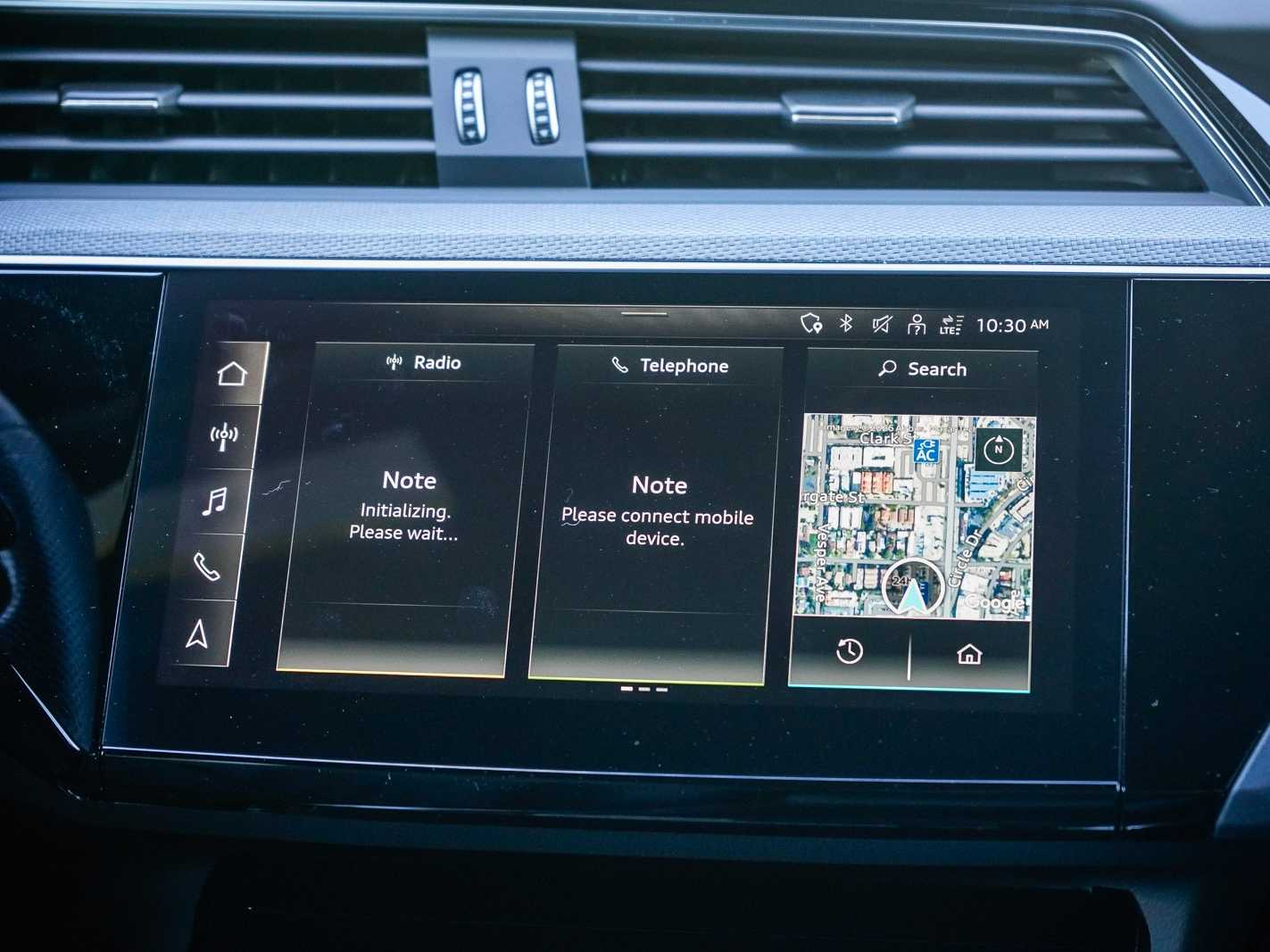 Thumbnail: 2023 Audi e-tron S - 14