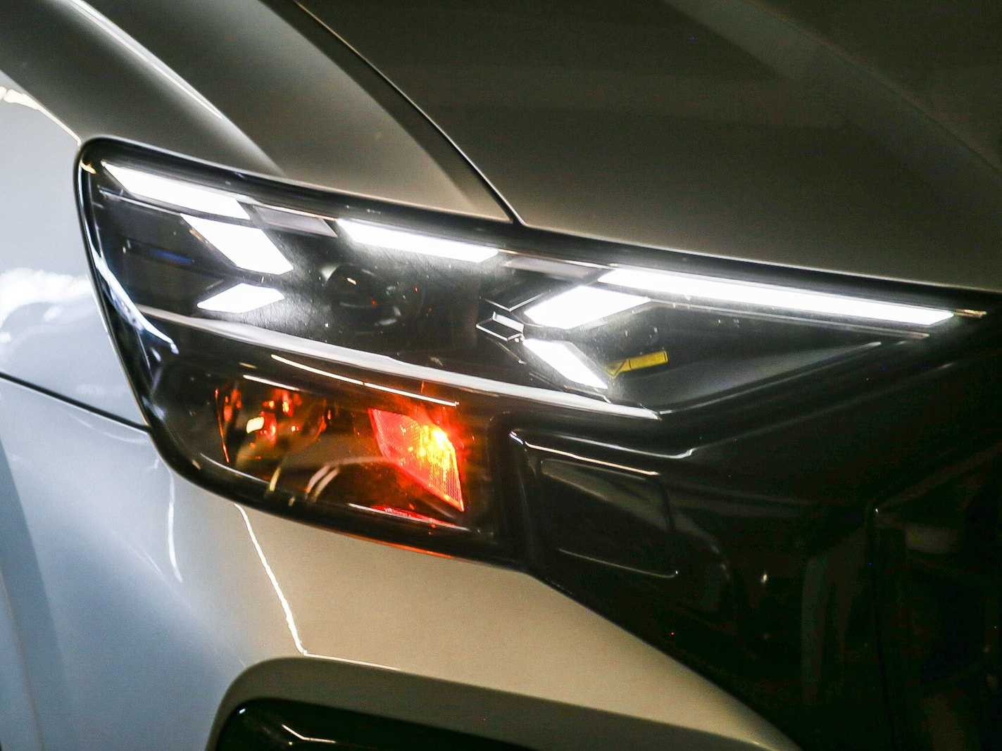 Thumbnail: 2026 Audi SQ8 - 4