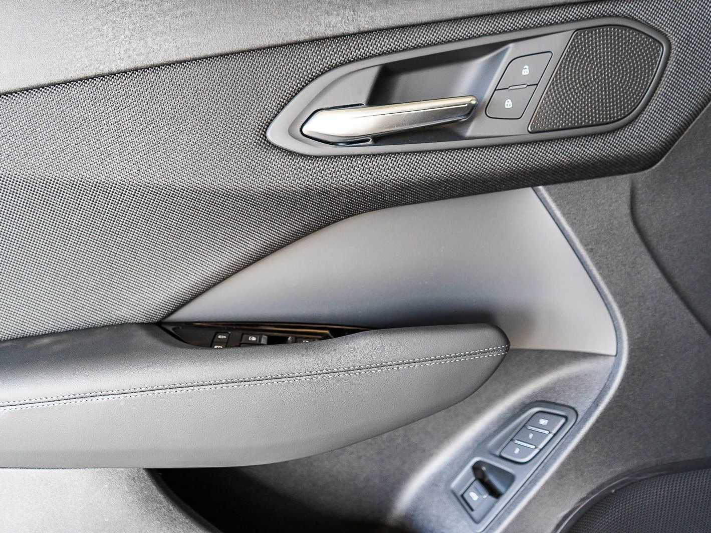 Thumbnail: 2026 Audi Q3 - 21