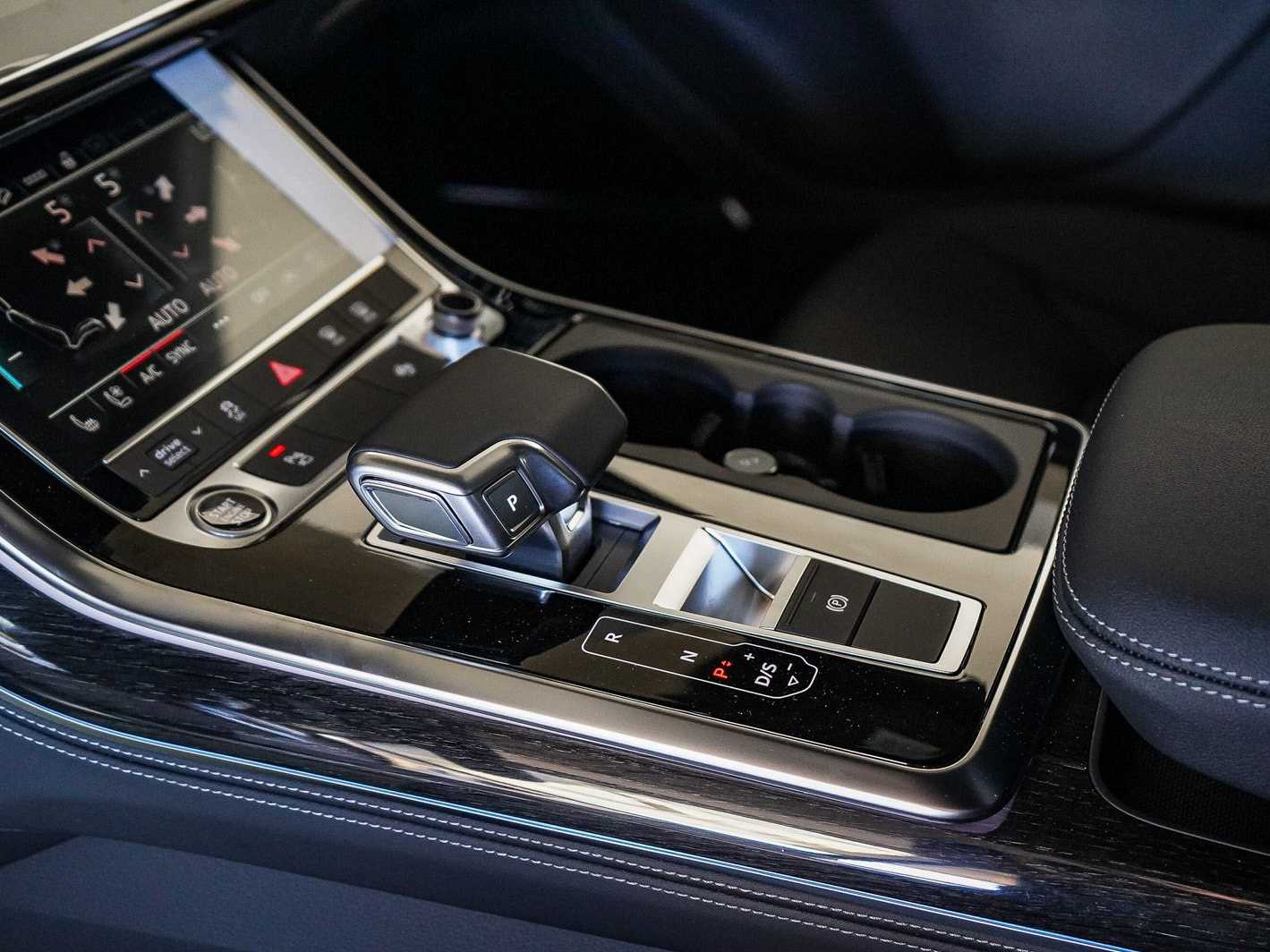 Thumbnail: 2026 Audi Q7 - 20