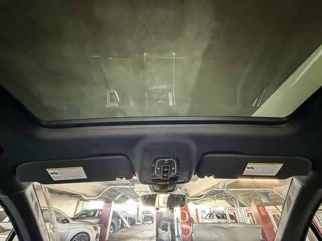 Thumbnail: 2025 Audi Q7 - 16