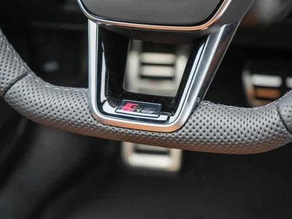 Thumbnail: 2025 Audi RS 7 - 25