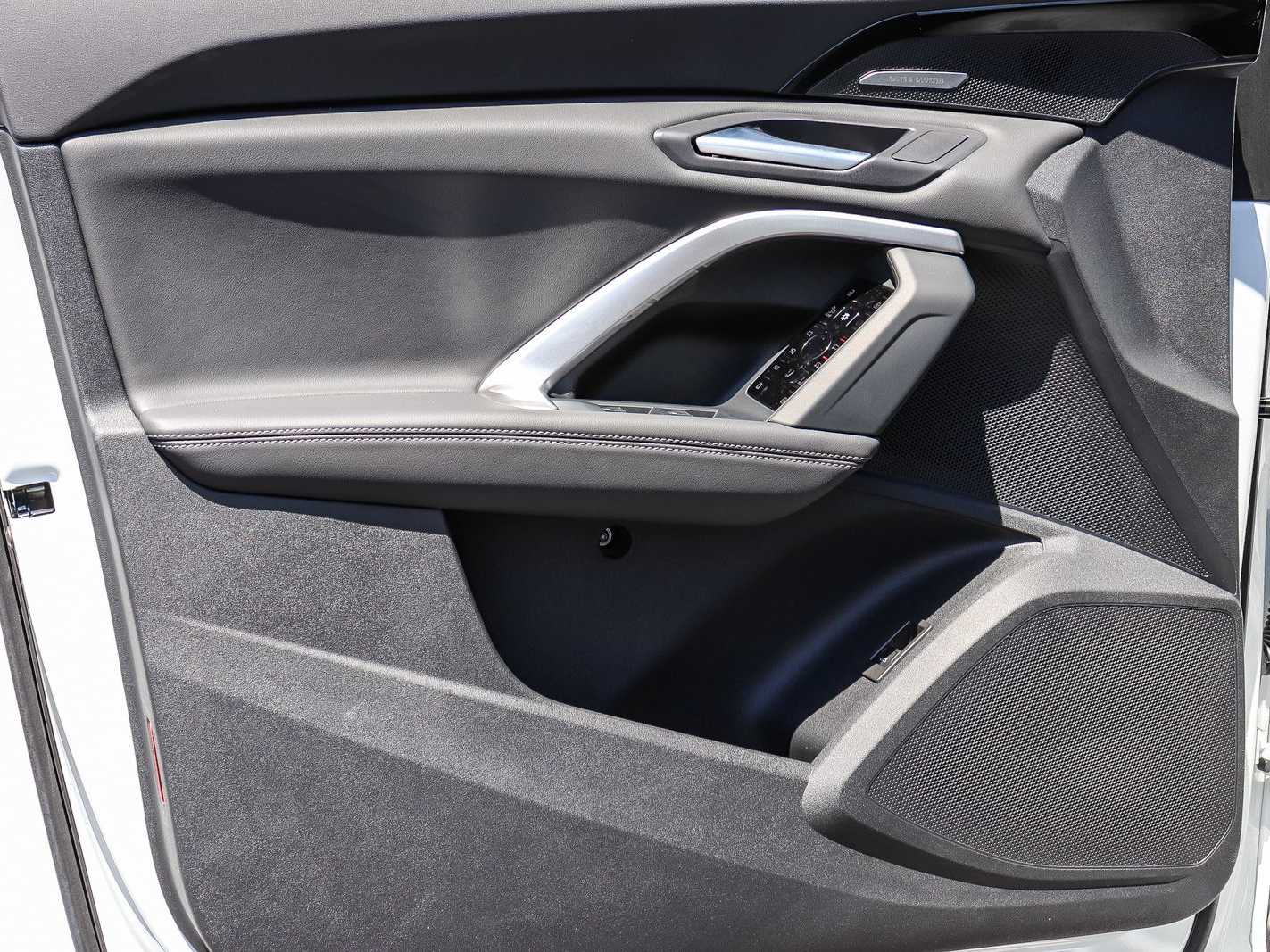 Thumbnail: 2025 Audi Q5 - 22