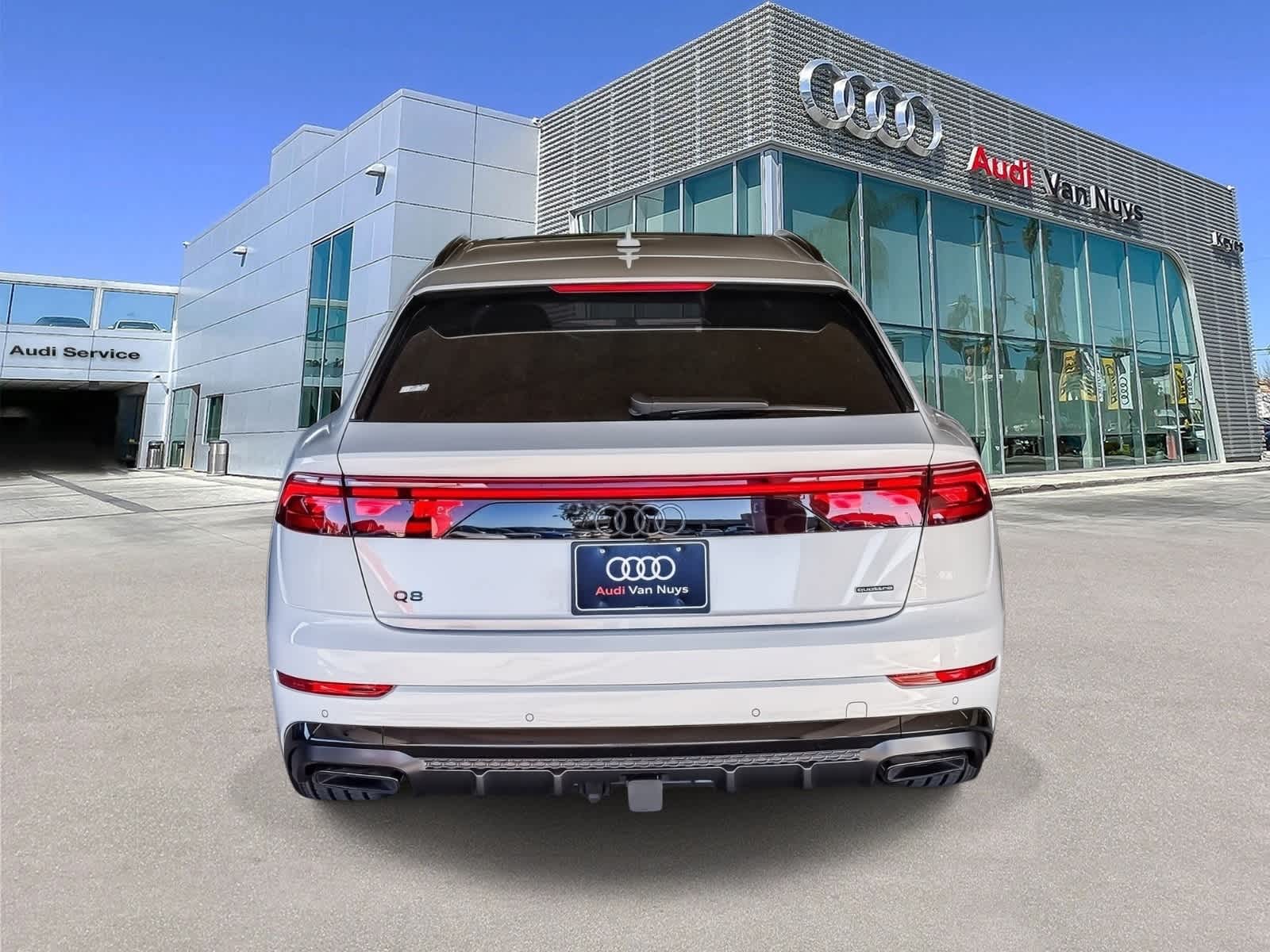 Thumbnail: 2026 Audi Q8 - 5