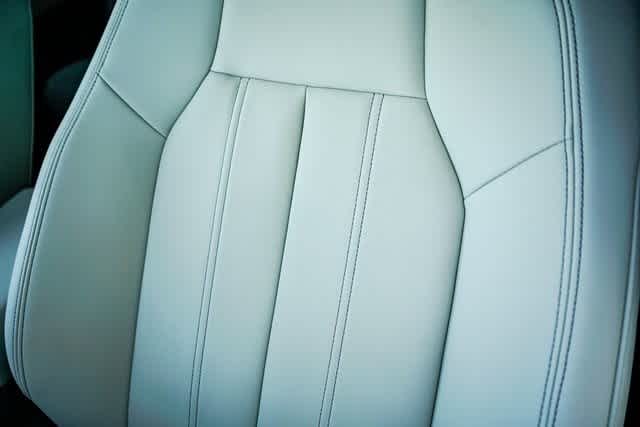 Thumbnail: 2025 Audi Q6 e-tron - 25