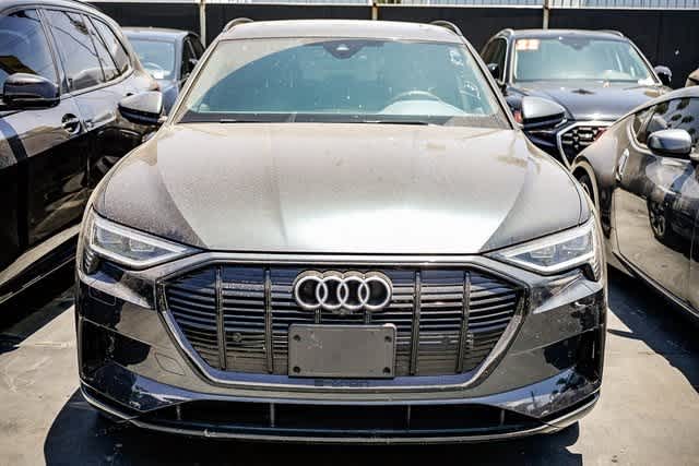 Thumbnail: 2022 Audi e-tron - 6
