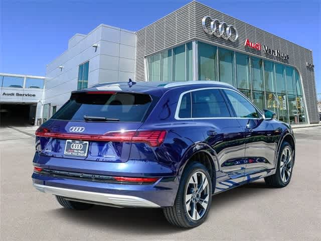 Thumbnail: 2022 Audi e-tron - 4