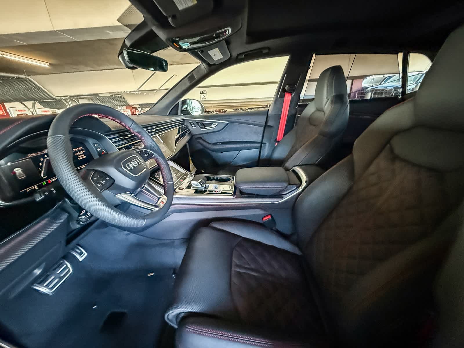 Thumbnail: 2026 Audi SQ8 - 19