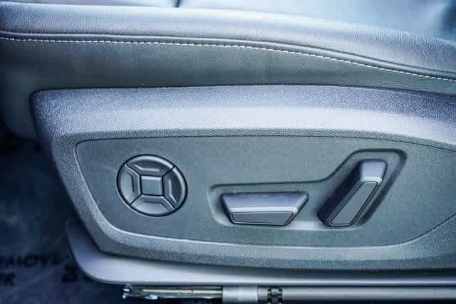 Thumbnail: 2025 Audi Q6 e-tron - 20