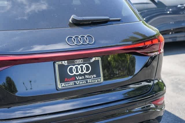 Thumbnail: 2025 Audi SQ6 e-tron - 12