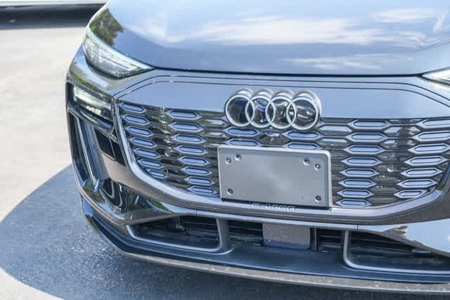 Thumbnail: 2025 Audi SQ6 e-tron - 9