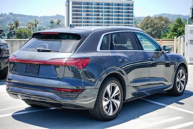 Thumbnail: 2024 Audi Q8 e-tron - 4