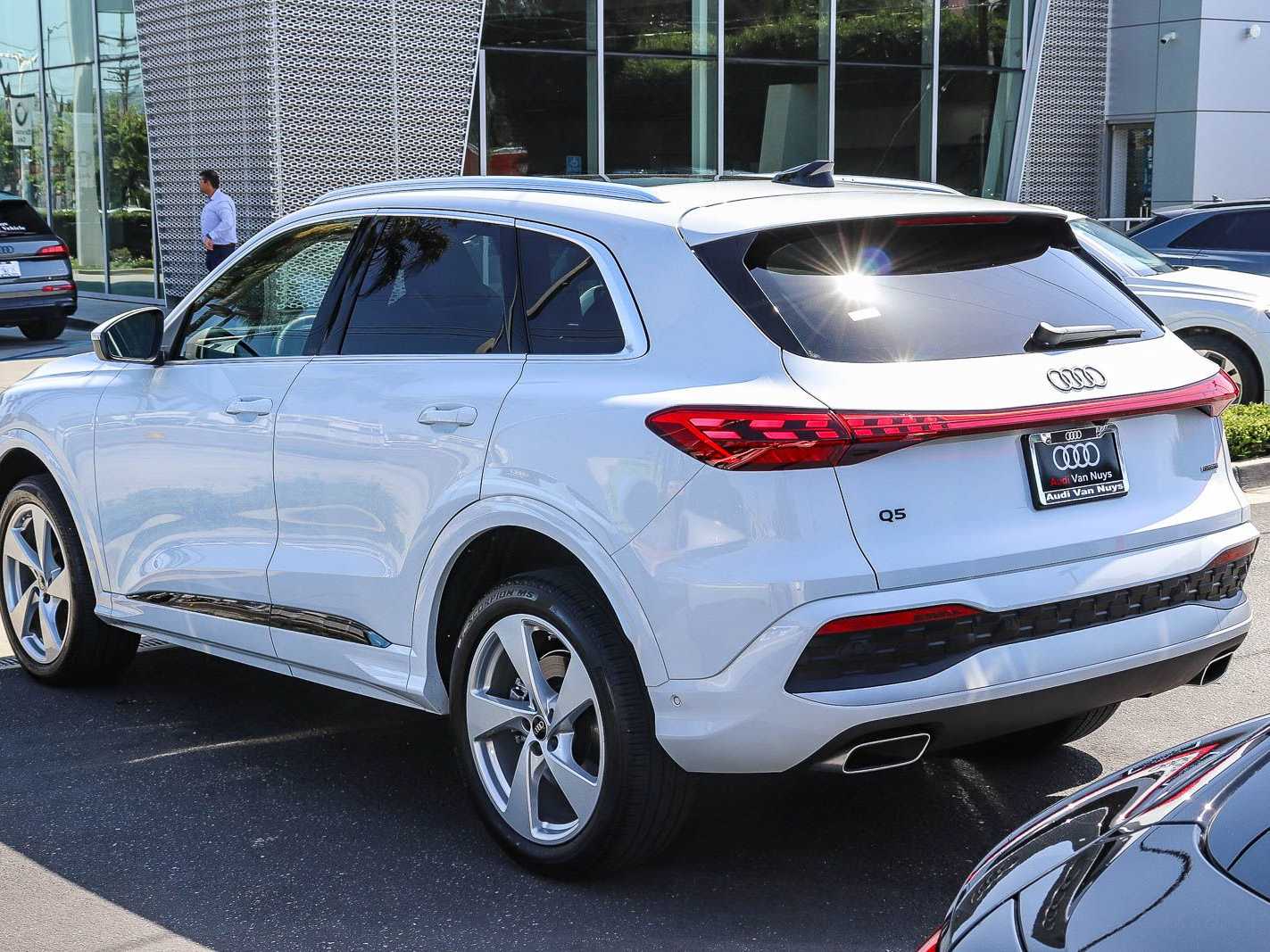 Thumbnail: 2025 Audi Q5 - 2