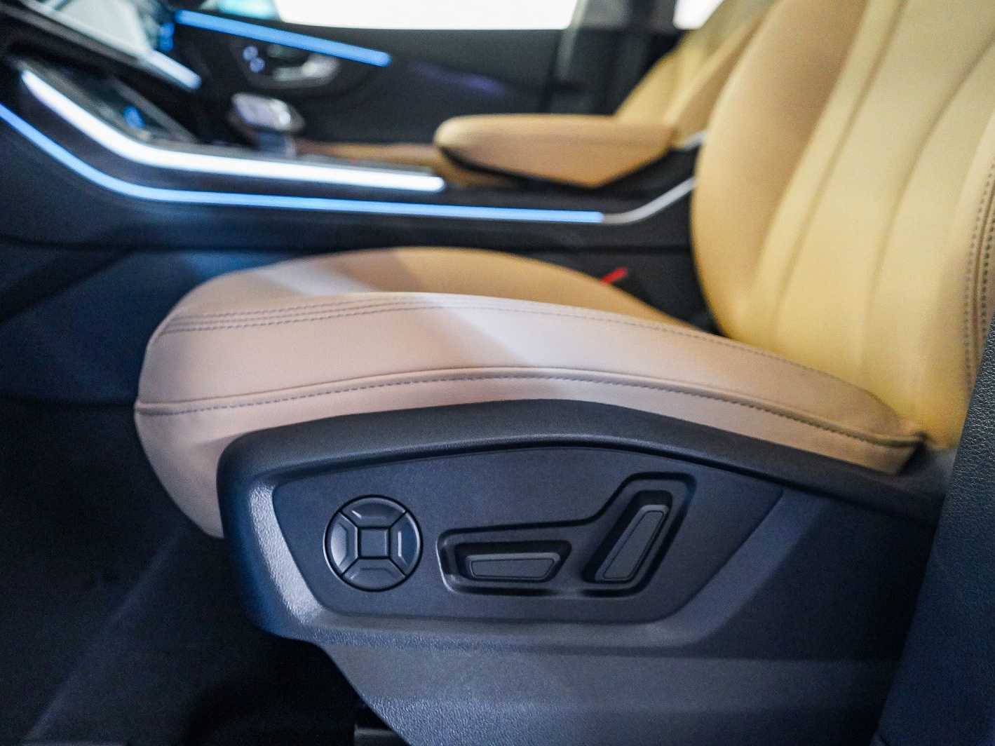 Thumbnail: 2026 Audi Q7 - 20
