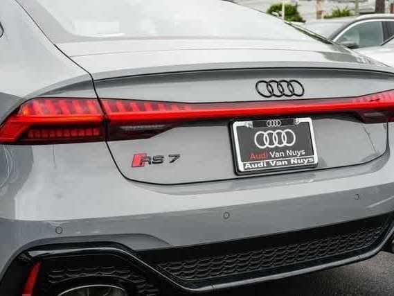 Thumbnail: 2025 Audi RS 7 - 12