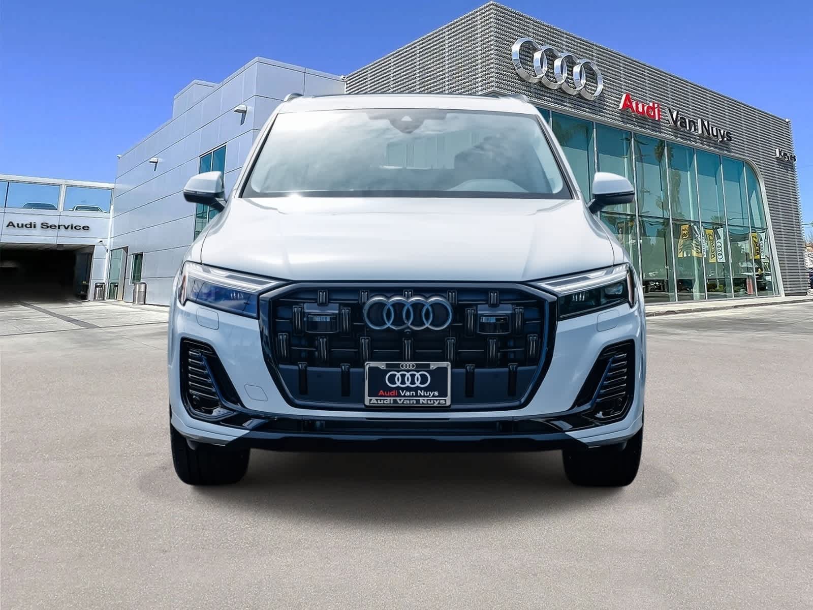 Thumbnail: 2026 Audi Q7 - 6