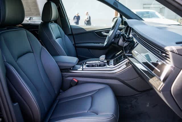 Thumbnail: 2025 Audi Q7 - 16