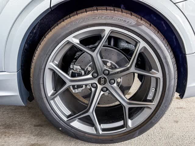 Thumbnail: 2025 Audi RS Q8 - 8