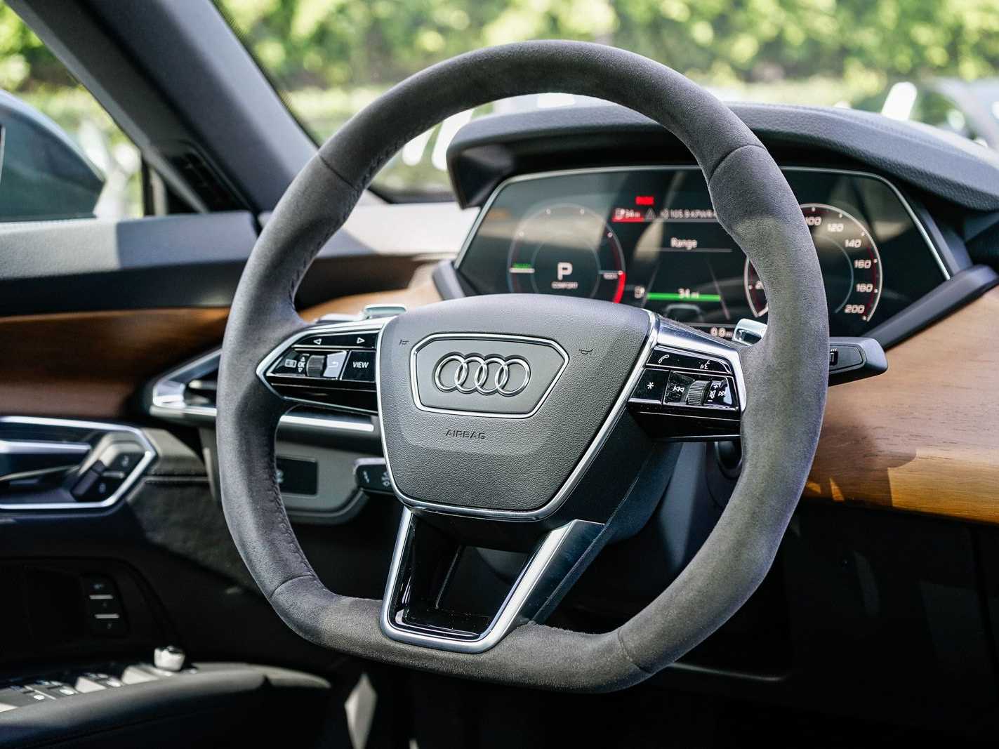 Thumbnail: 2022 Audi e-tron GT - 15