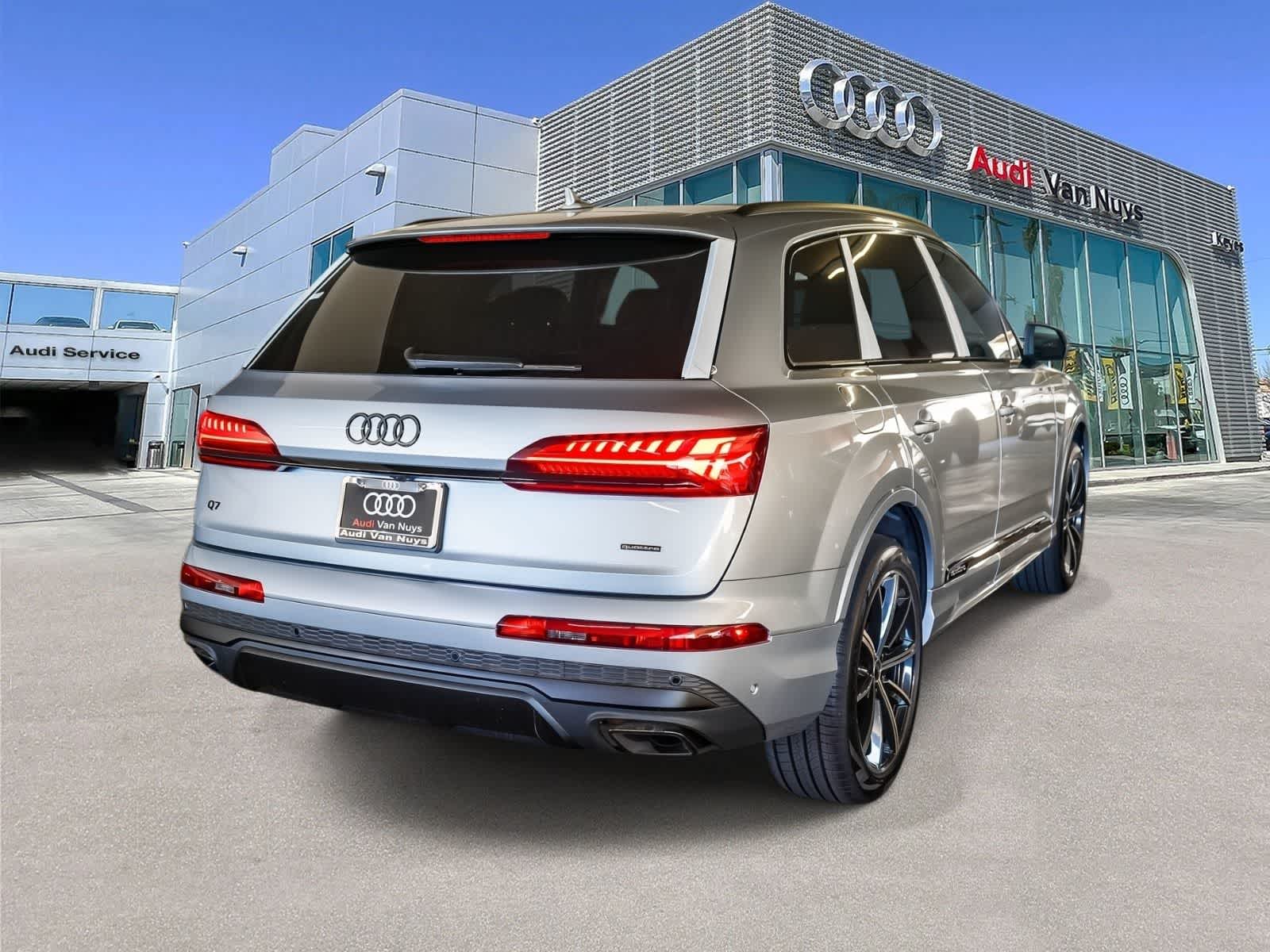 Thumbnail: 2026 Audi Q7 - 4