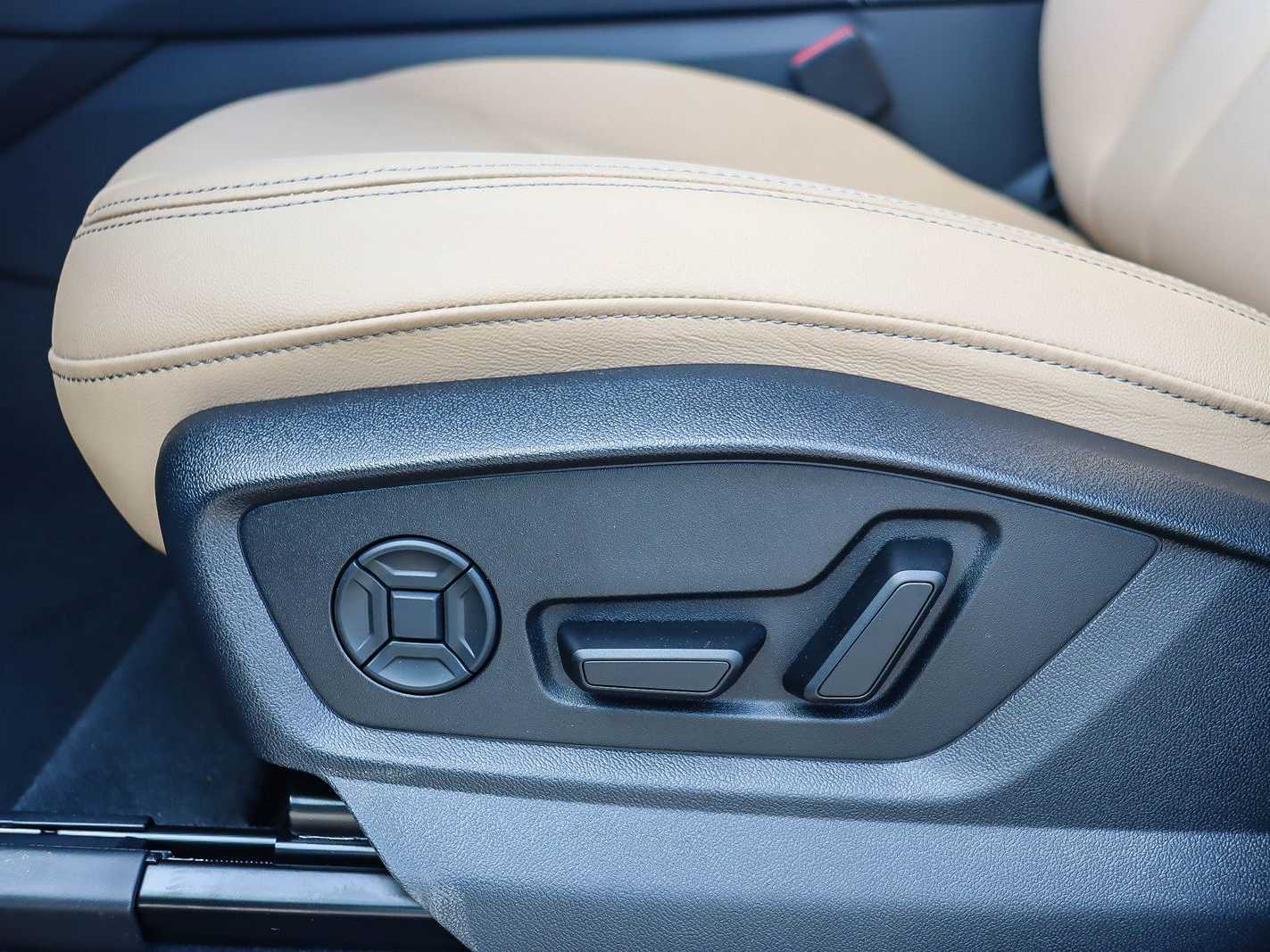 Thumbnail: 2026 Audi Q7 - 21