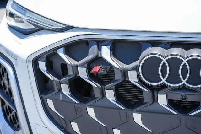 Thumbnail: 2025 Audi SQ5 - 10