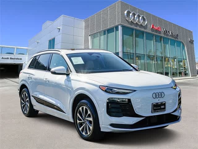 Thumbnail: 2025 Audi Q6 e-tron - 5