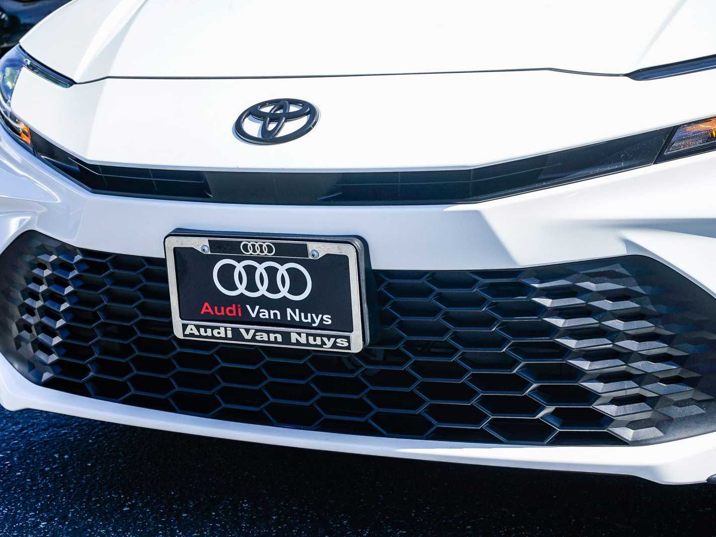 Thumbnail: 2025 Toyota Camry - 8