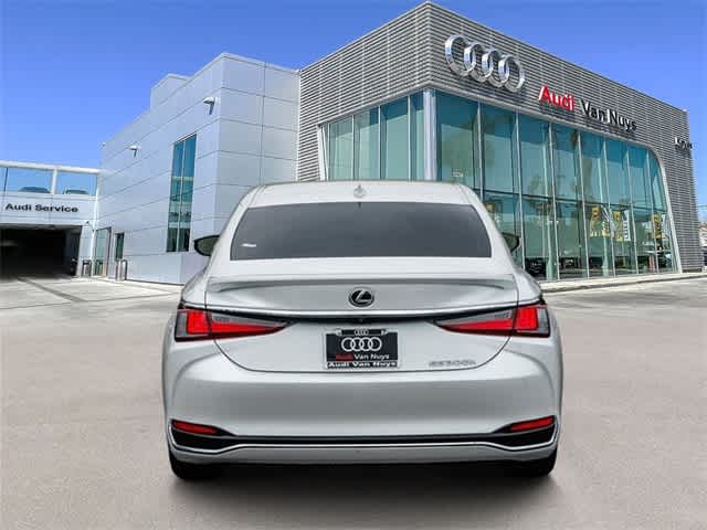Thumbnail: 2024 Lexus ES - 3
