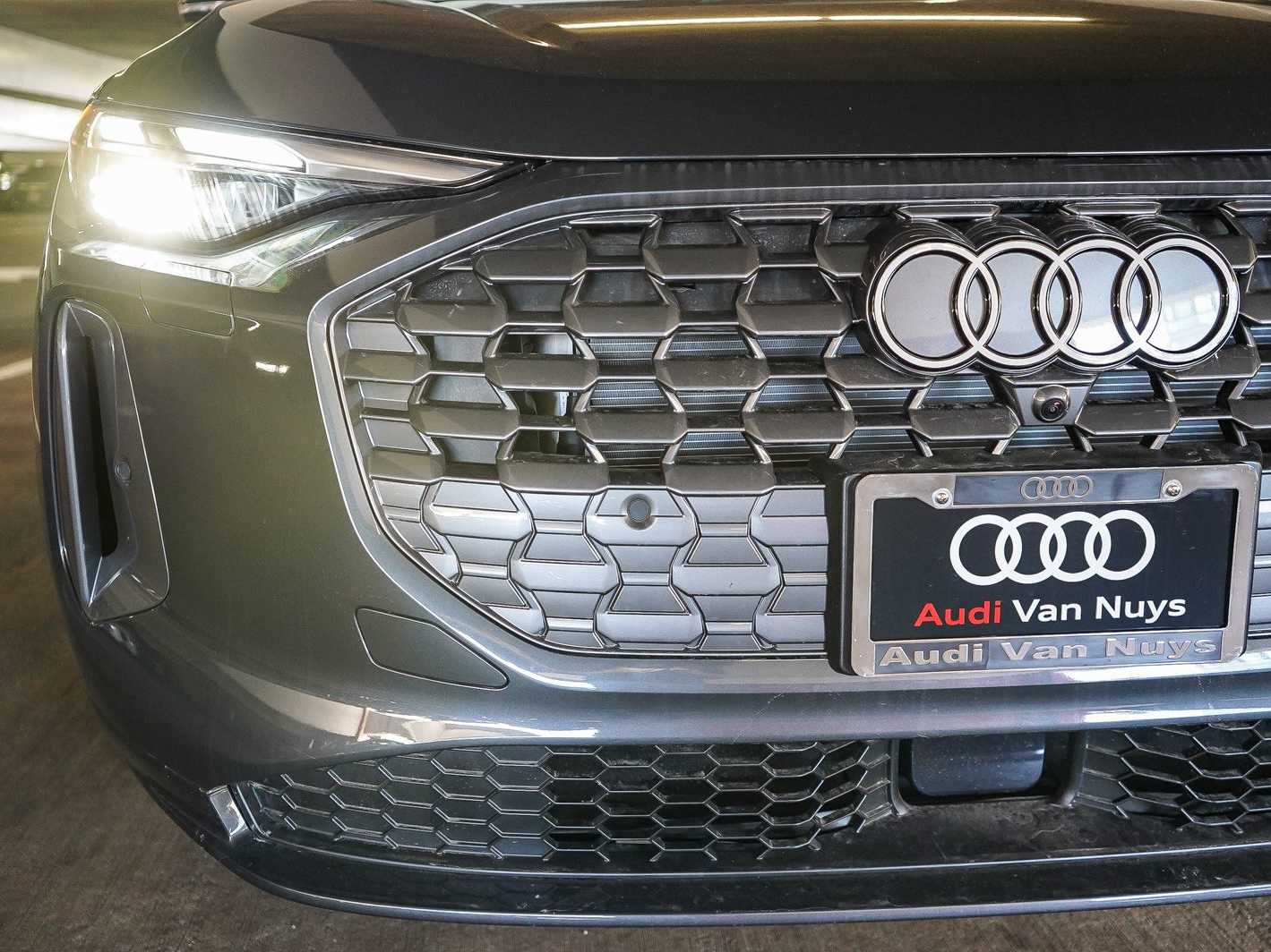 Thumbnail: 2026 Audi Q5 - 11