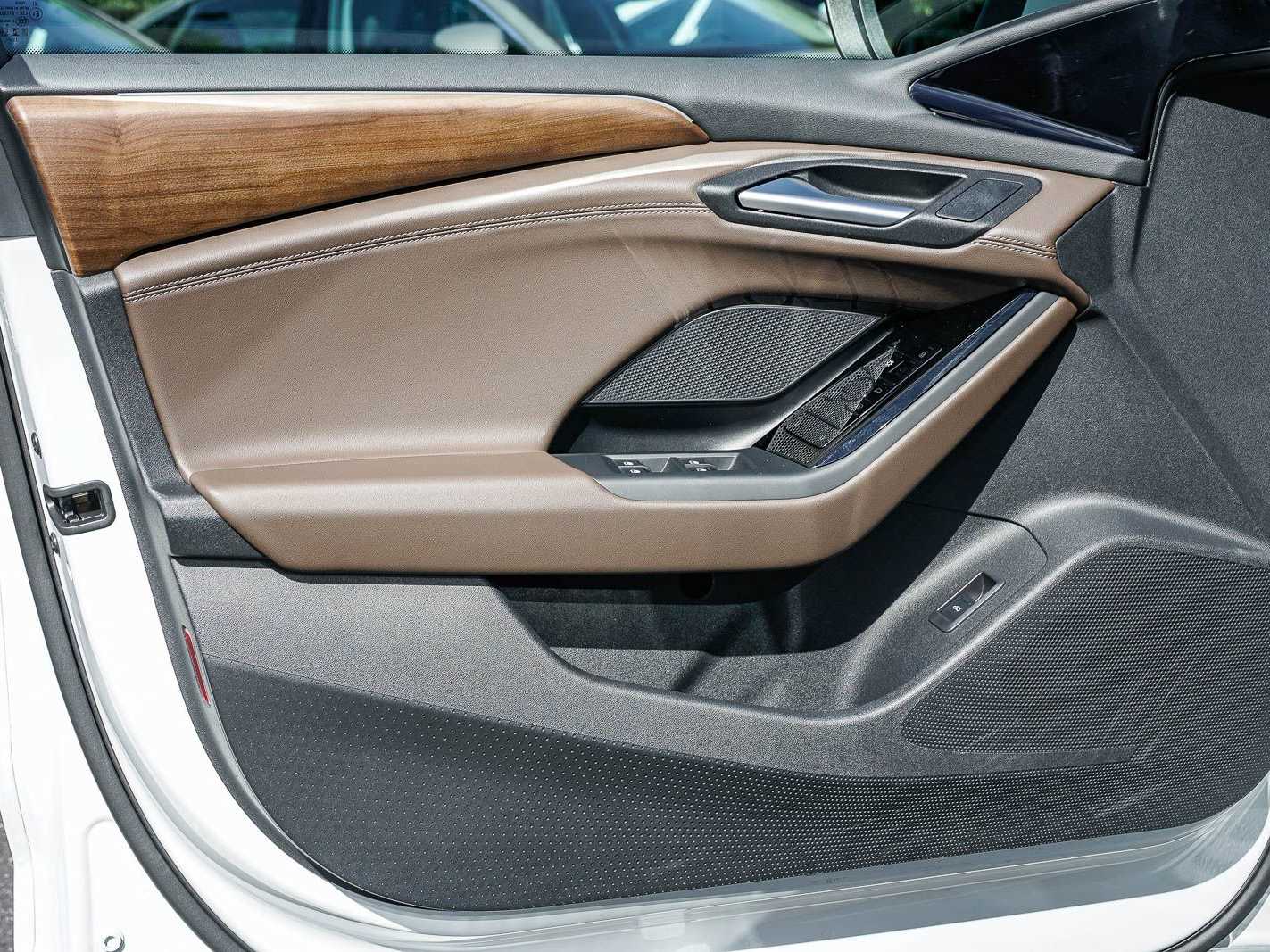 Thumbnail: 2025 Audi e-tron - 19