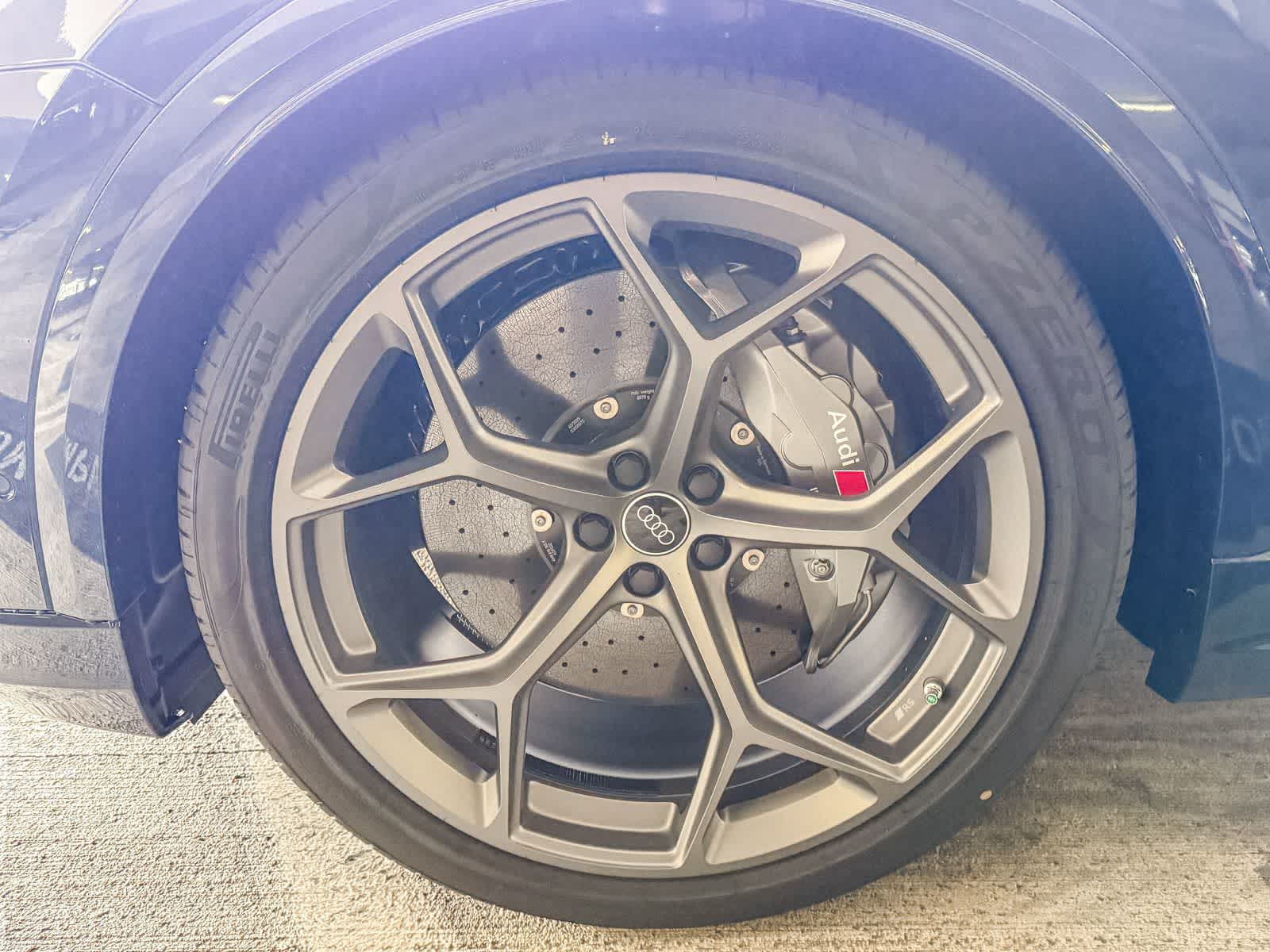 Thumbnail: 2026 Audi RS Q8 - 9