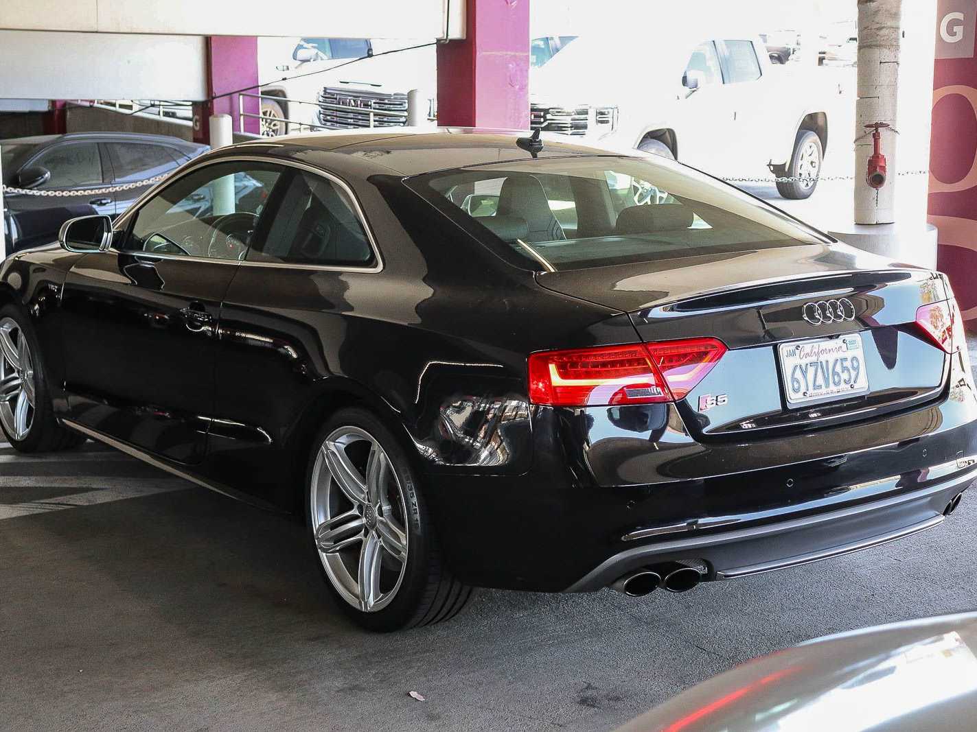 Thumbnail: 2013 Audi S5 - 2