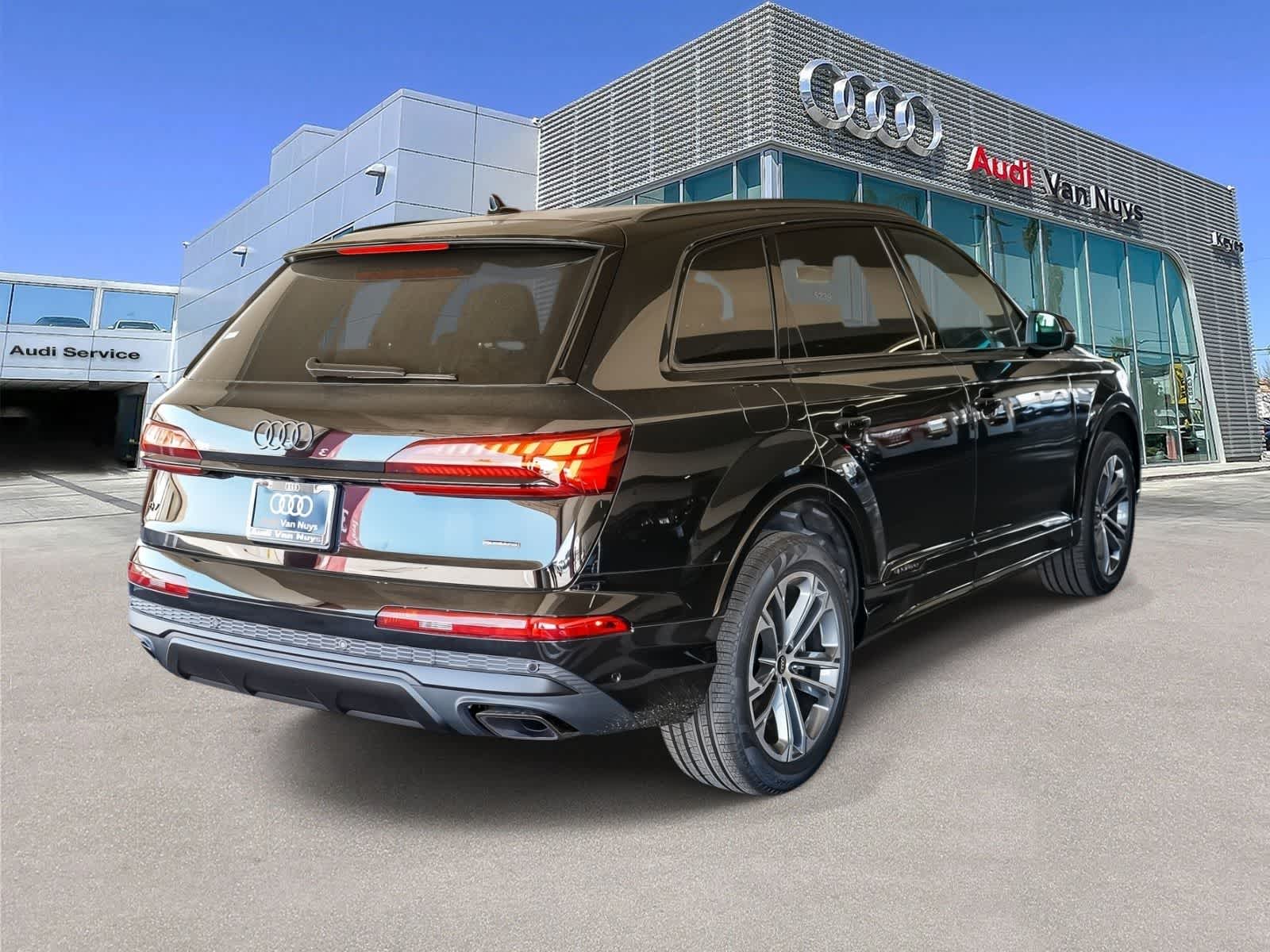 Thumbnail: 2026 Audi Q7 - 4
